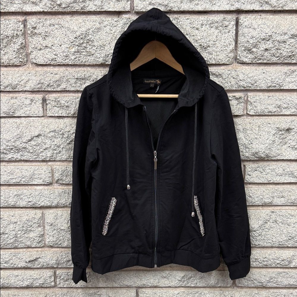 Stylish Black Hooded Sweatshirt with Owl Gemstone